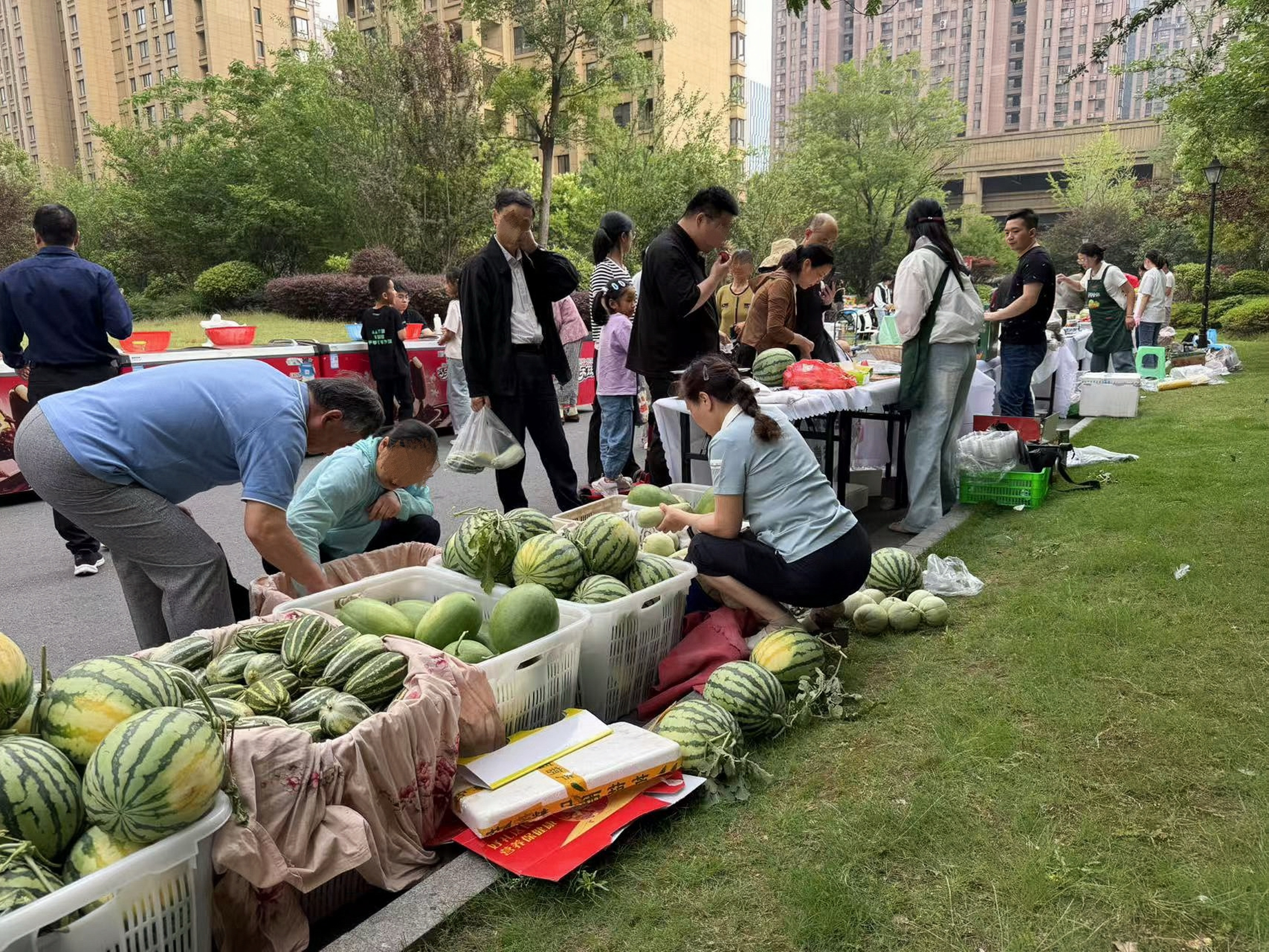 “琥珀市集”搭建农户与城市居民的桥梁